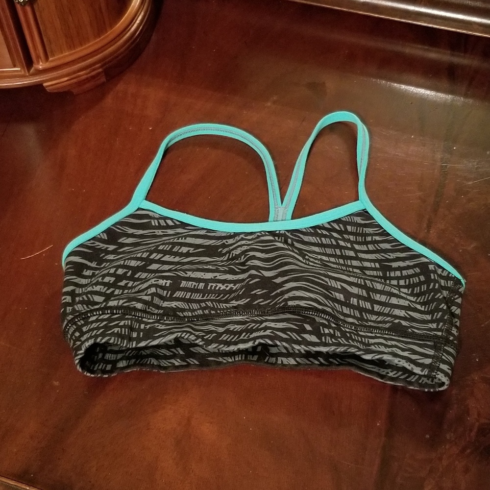 Lululemon sports bra size 4